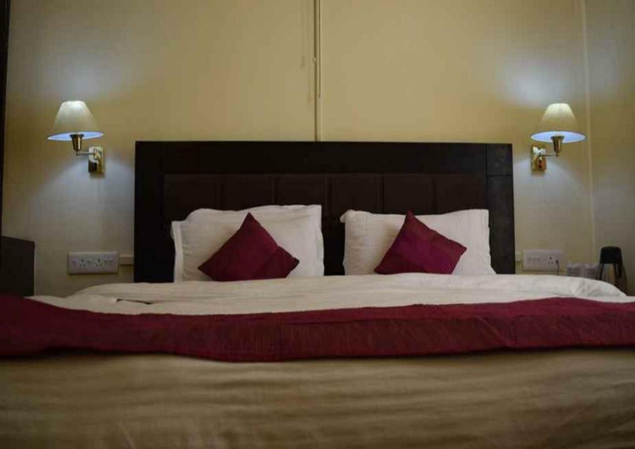 Hotel Zojila Residency Каргил Екстериор снимка